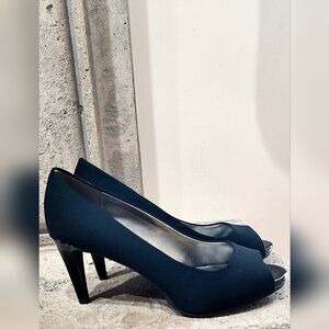 Bandolino Rainaa Platform Stiletto Peep Toe Pumps Size 9.5